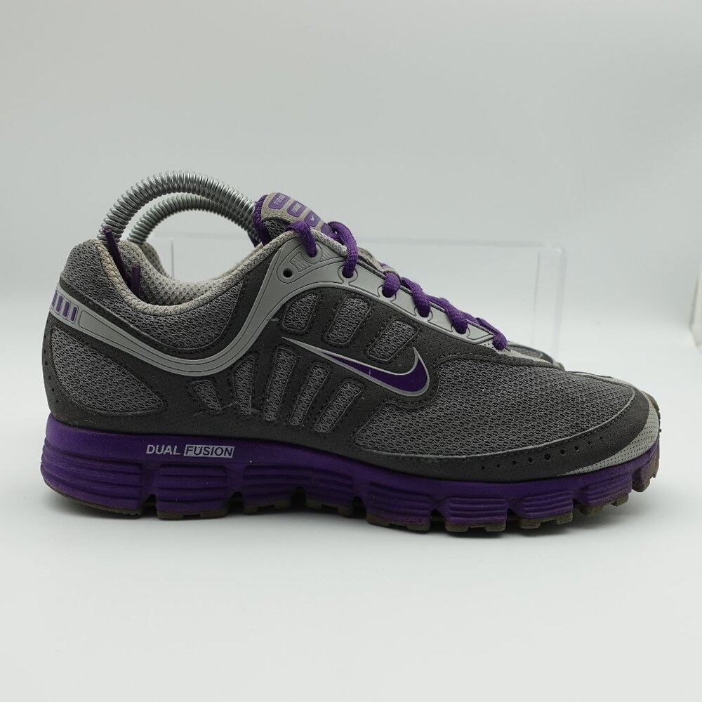 Nike Dual fusion Women Size 7 Shoes Purple Sneakers Athletic Training Running
